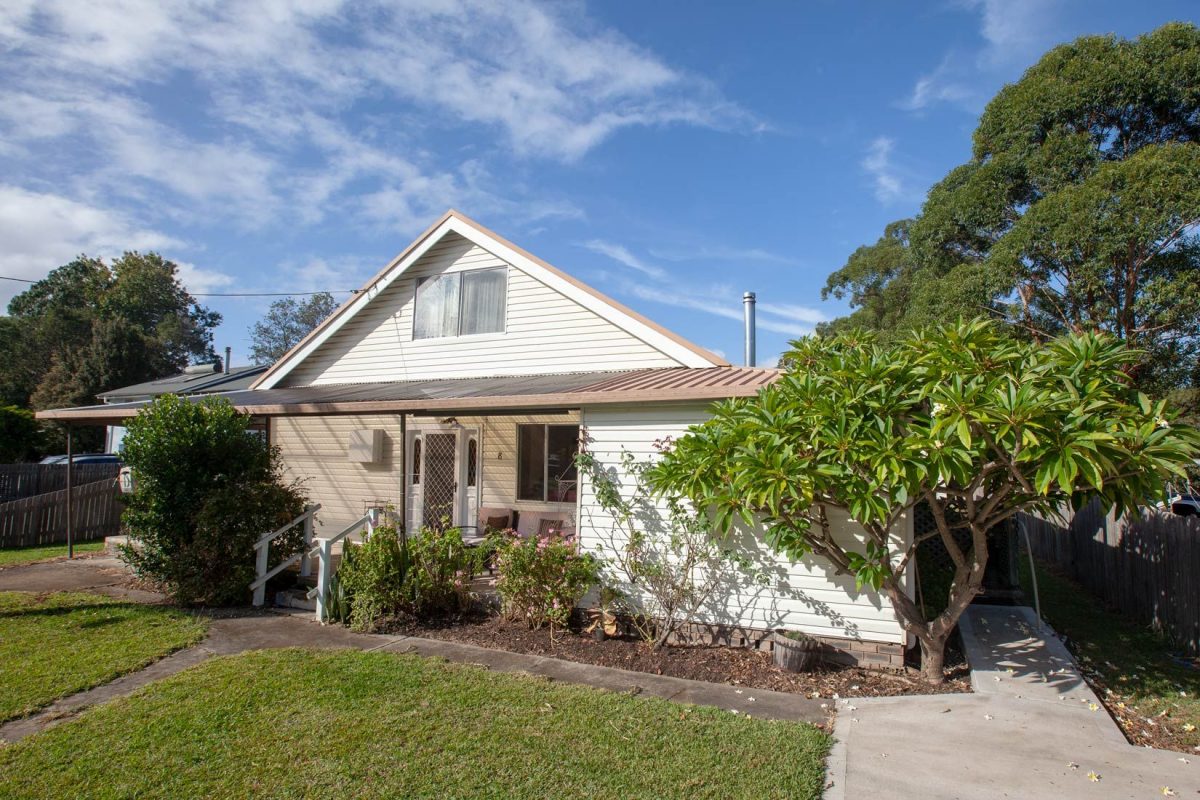 South Coast- Generous Cottage-1392m2 block-one street from the water (Note: Principal discloses interest)