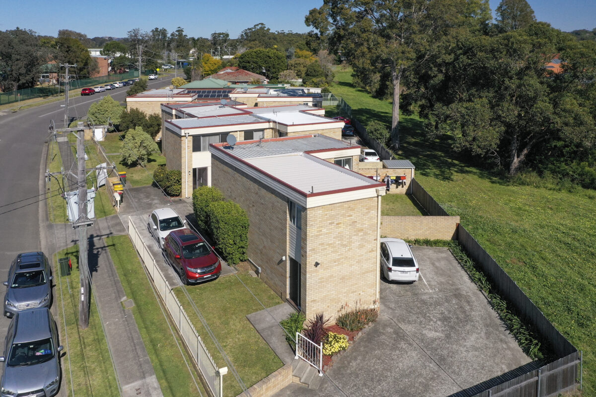 Renovated & ready to move in-1 bedroom townhouse, conveniently located in Nowra